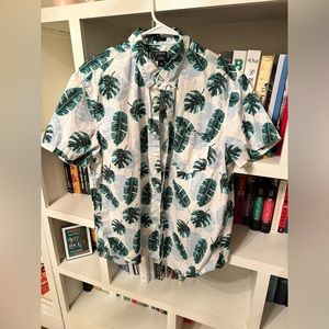 J Crew Large Men’s Short Sleeve Button Down Tropical Print